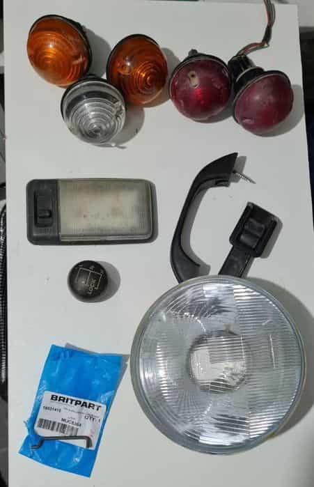 Piese noi-sigilate si vechi Land Rover Defender 90, TD5, 2002