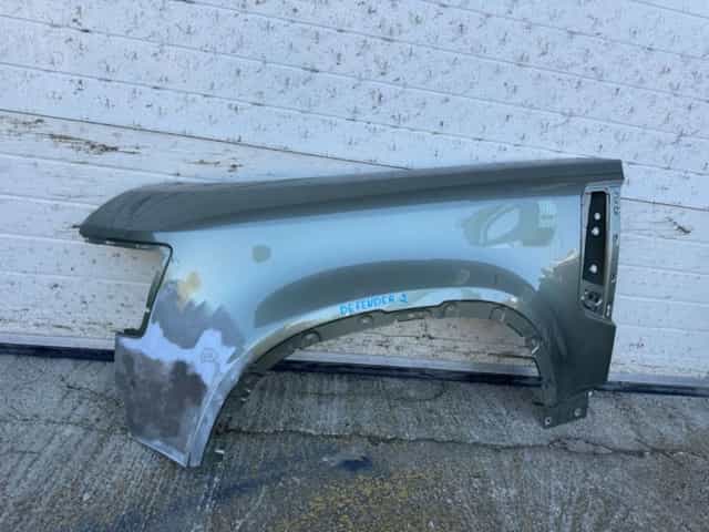 Aripa stanga fata Land Rover Defender L663 2020-2024