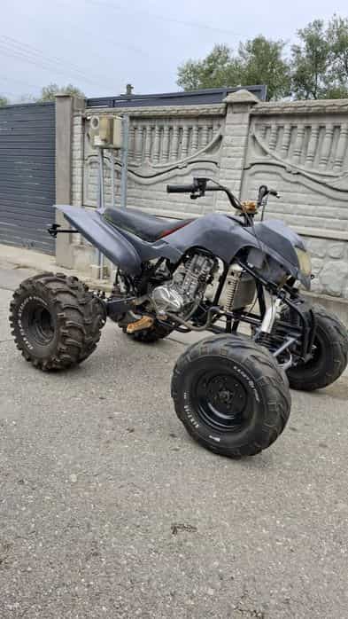 Vând sau schimb atv