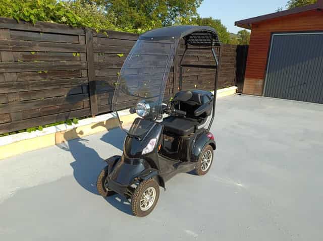 Scuter electric 4 roti, Negru - ca nou