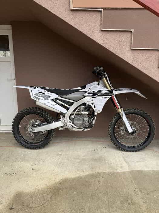 Dezmembrez !yamaha yz250f in stare perfecta