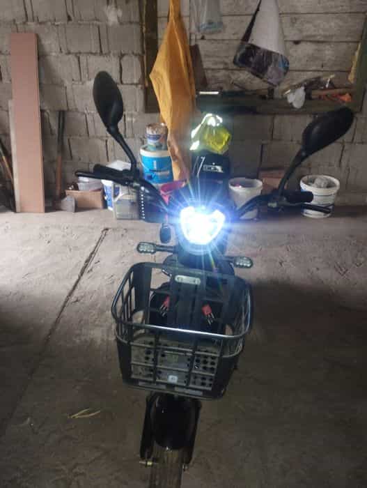 Bicicleta electrica că nouă.Mai are garanție 12 luni