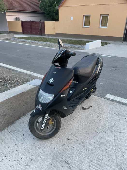 Vand scuter suzuki ap de 50