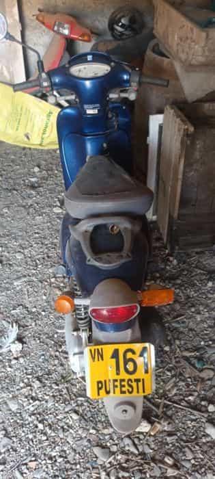 Vând aprilia scarabeo