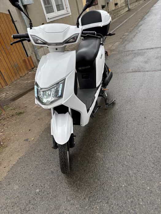 Scuter electric nou