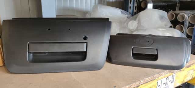 Maner oblon usa spate nissan navara  pathfinder