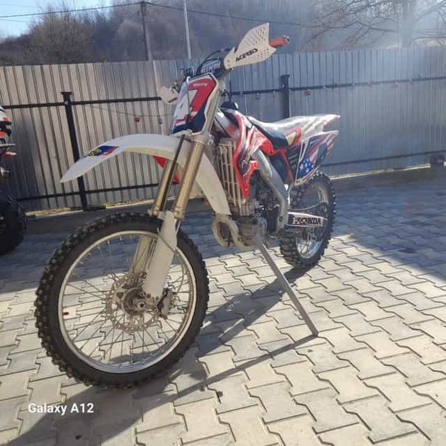 Vând honda crf 250
