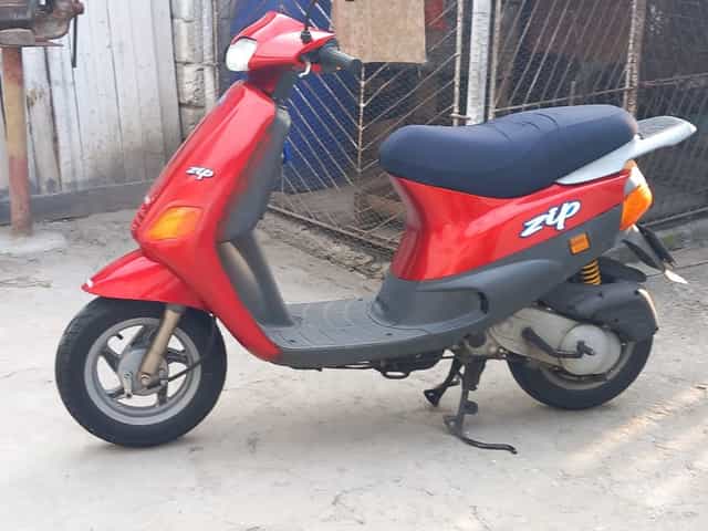 Scuter Piaggio Zip