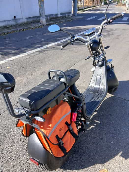 Vând scuter electric cumpărat de câteva luni.