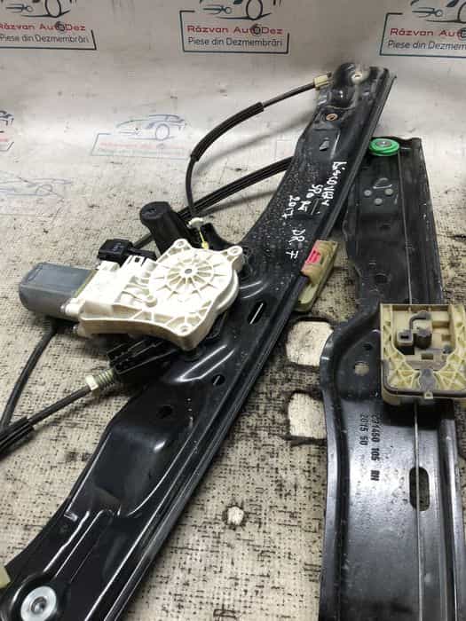 Macara geam dreapta fata Land Rover Discovery 2.0 Motorina 2017