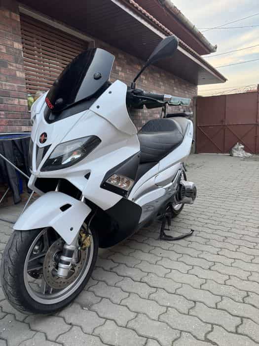 Vind  scuter  Gilera  Nexus  500