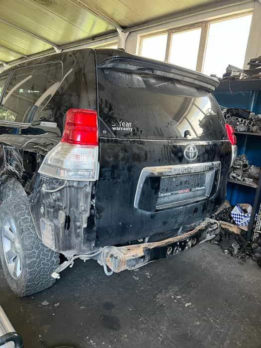 Dezmembrez Toyota Land Cruiser j150 2010