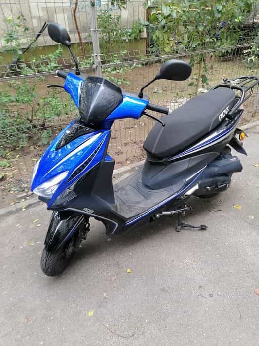 4500 lei negociabil scuter 50cc se poate pilota cu permis cat AM sau B