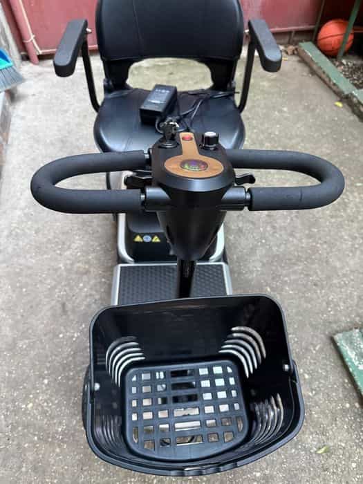 Scuter pentru persoane cu dizabilități