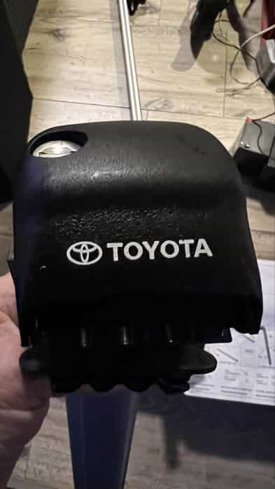 Bare transversale portbagaj Toyota Avensis Jeep Suzuki Samurai Thule