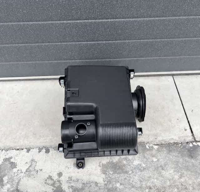 Carcasa filtru aer toyota hilux 2015-2023