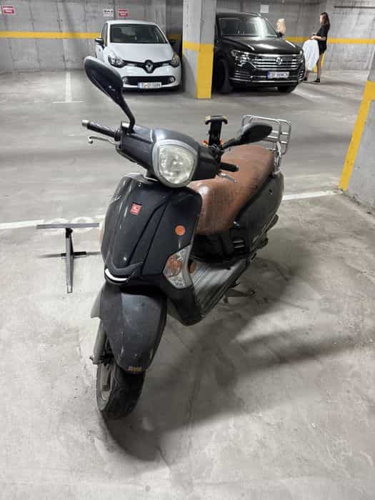 Scuter KYMKO LIKE 2009 25km/h FARA permis