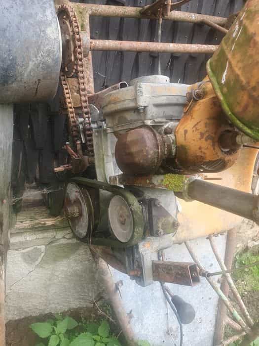 Vând cart conceput.