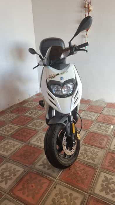 PIAGGIO TYPHOON 125 CC 4T 
- se conduce cu categoria A1 și B
- anul 20