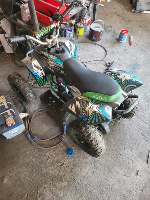 Vând ATV pt copii 5-8 ani