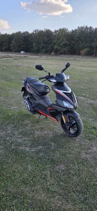 Vând Scuter Aprilia sr 50 Factory 2714KM preț FIX