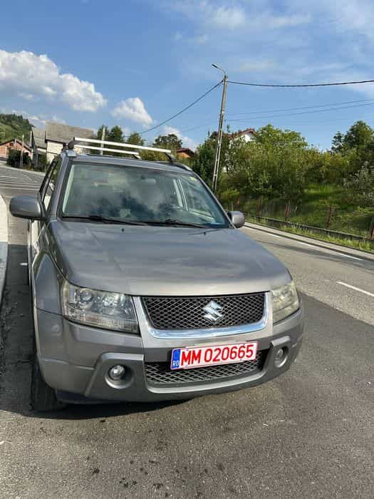 Suzuki Grand Vitara 2008 • 4x4 cu reductor • Cutie manuală