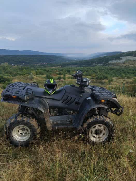 Vând urgent , atv linhai aniversary 300cc 4x4 modelul este 2009