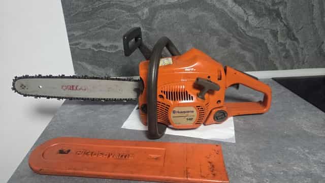 Vand motofierastrau  (drujba)  Husqvarna 142