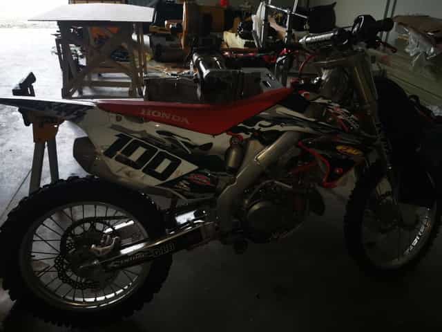 Honda CRF 450  aproape nouă!!!