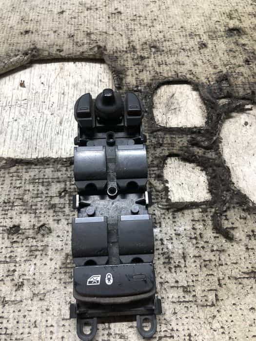 Butoane geamuri electrice  Land Rover Discovery 2.0 Motorina 2017