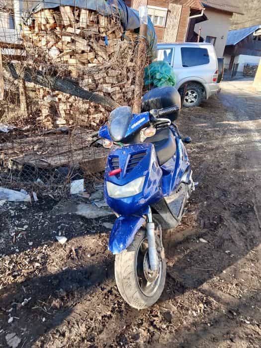 Vând scuter Piaggio