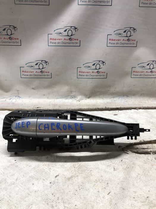 Maner exterior dreapta fata Jeep Cherokee 2.2 Motorina 2016