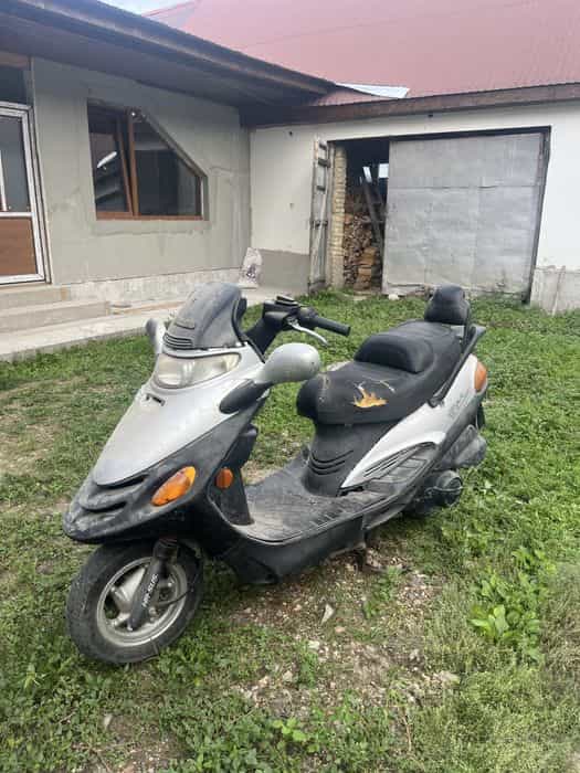 Vand scuter kimco 150cc