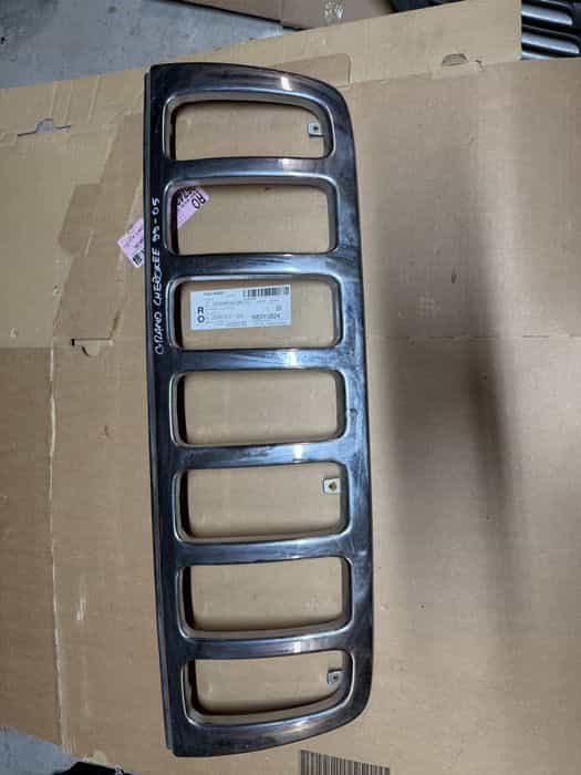 Grila centrala Jeep Cherokee 1999/2000/2001/2002/2003/2004/2005