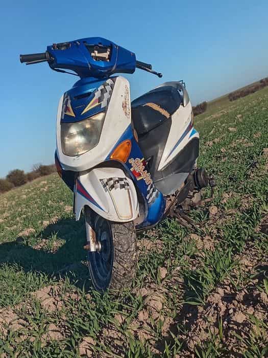 Vând scuter first bike 49cc 4t