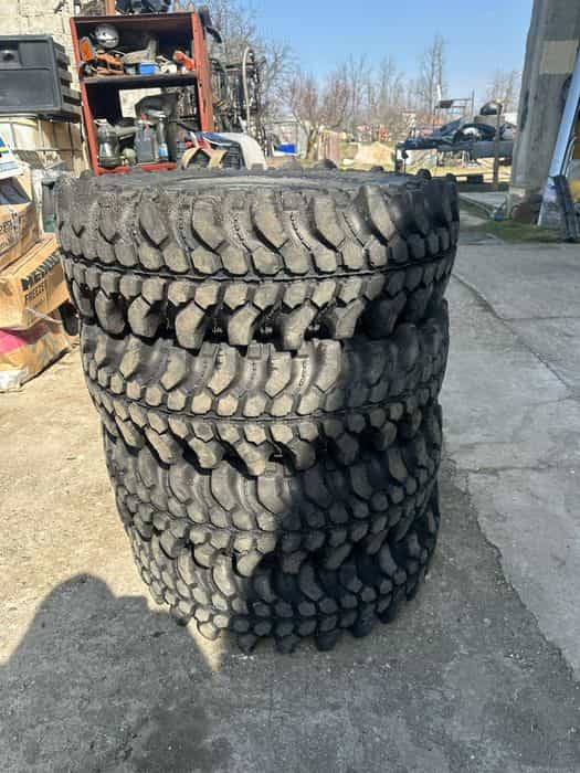 Vând Cauciucuri Silverstone 31 10,5 r15