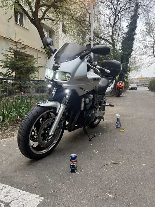 Schimb/vand Yamaha FZS600 Fazer