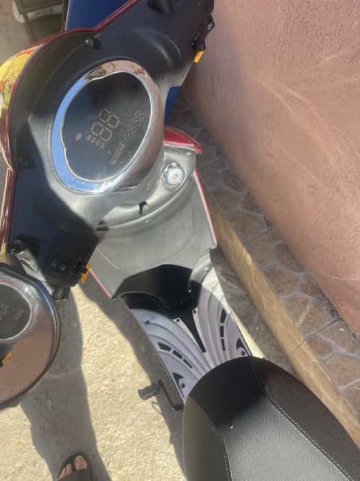 Vand scuter electric