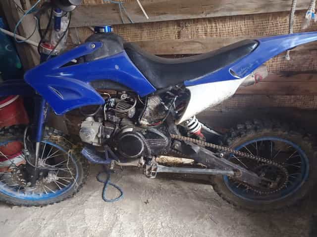 Vând cross leon 125