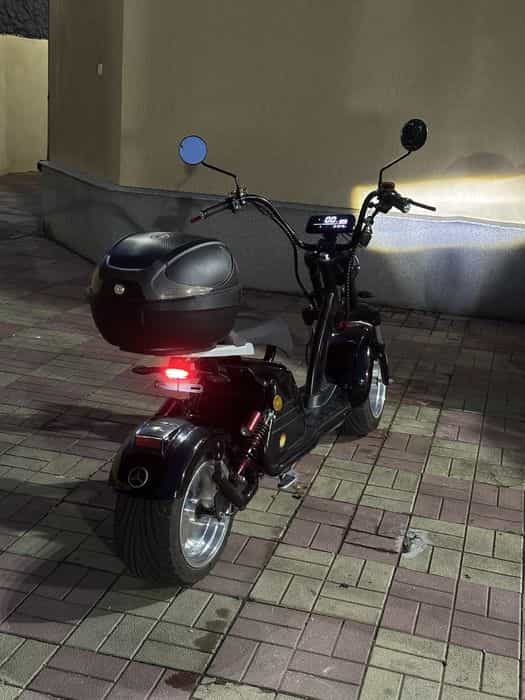 Vand scuter electric