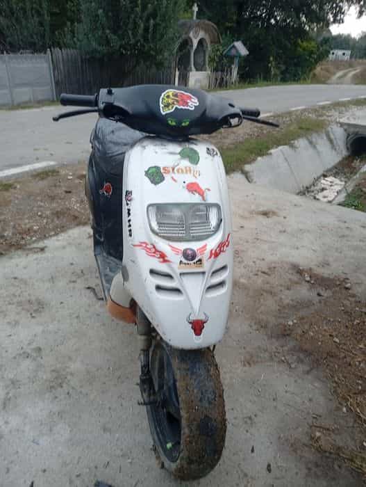 Scuter Piaggio typhoon