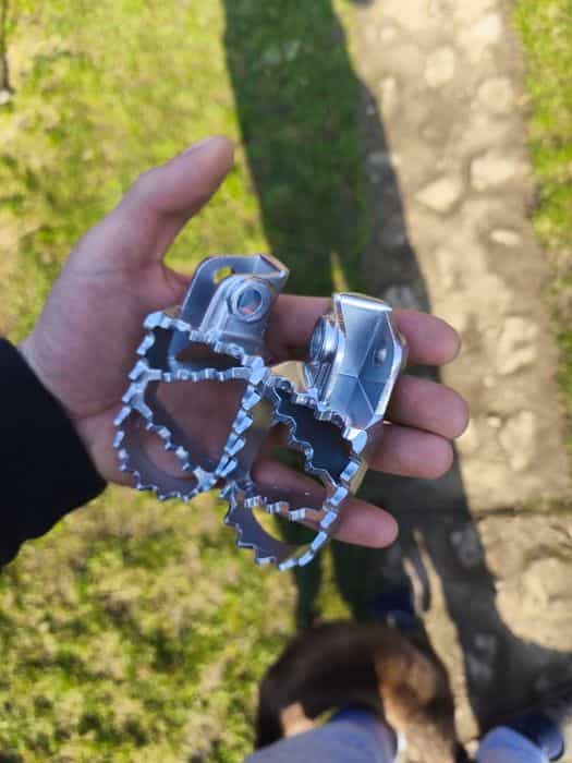 Vând scărițe MOTO CROSS