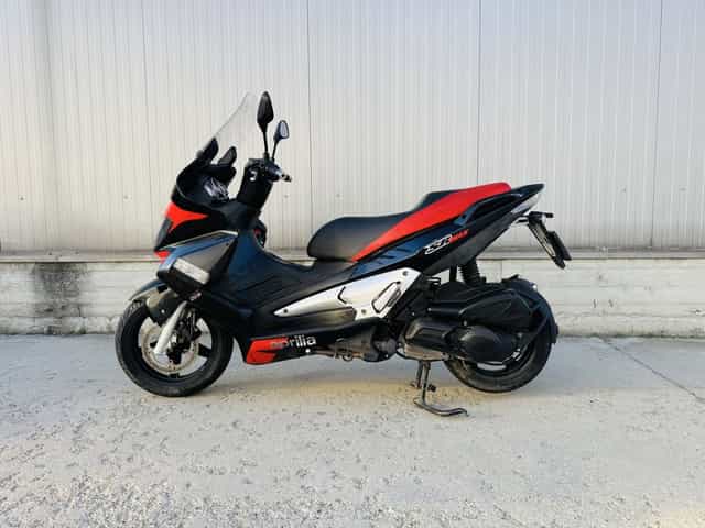RATE FIXE fara avans Aprilia SR-MAX 125 cat B Livrare GRATUITA Buyback