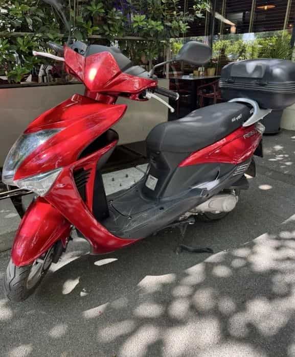 Scuter ReVolt Rs5 - 49 cc (fabricat 2022)