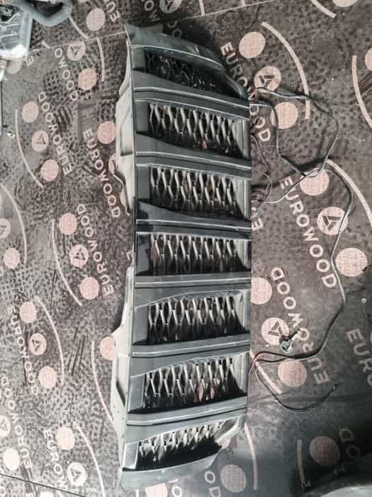 Grila fata nissan navara 2014-2019