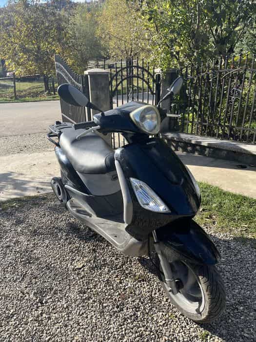 Vand scuter piaggio fly 50cc