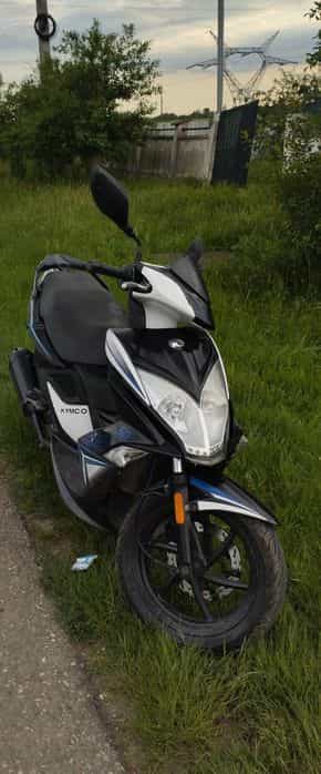 Scuter kymco super 8 50. 2016
