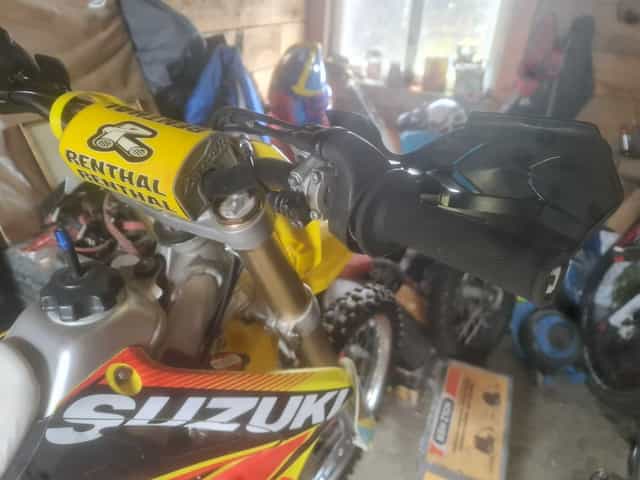 Suzuki rmz 250 . 2012  foarte bine intreținut, schimb cu wv t4