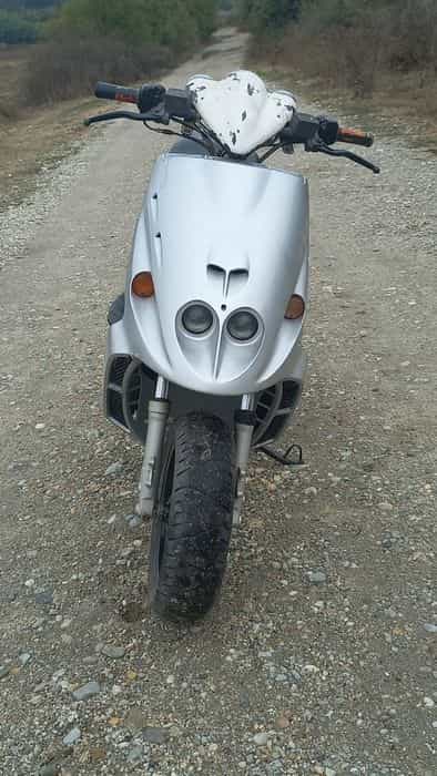 Vând scuter malaguti f12
