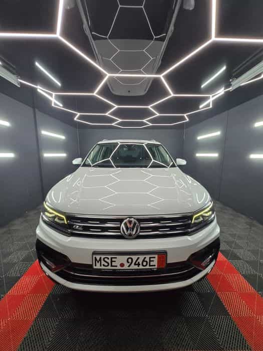 VW Tiguan R-Line 4Motion